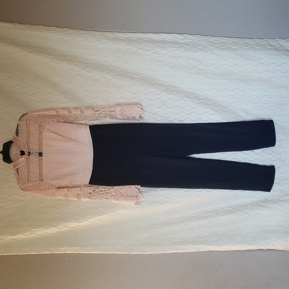 Stunning Soieblu Navy Pink Crochet Jumpsuit Small Size - Picture 1 of 9